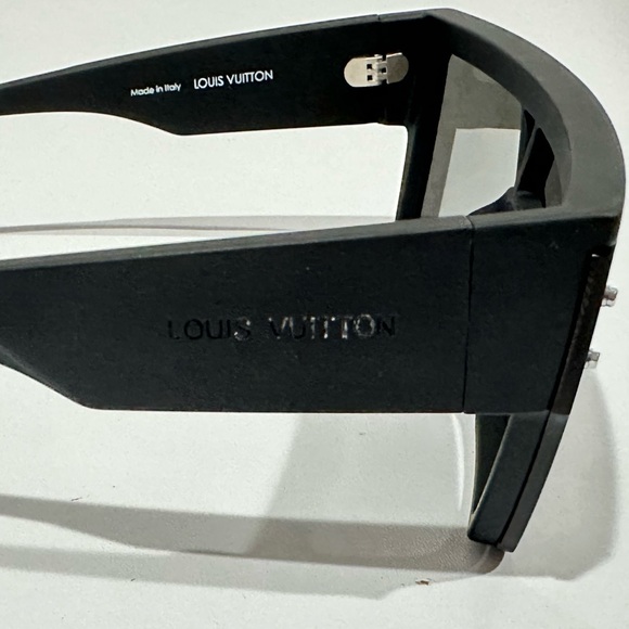 Louis Vuitton Black Monogram LV Reflective Sunglasses mens NEW - Picture 3 of 6